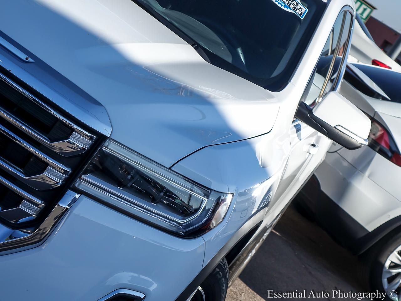 2023 GMC Acadia SLT - White exterior view 4