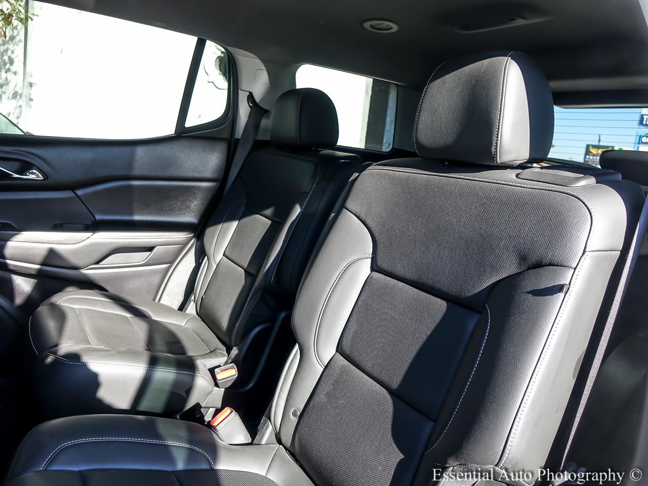 2023 GMC Acadia SLT - White exterior view 11