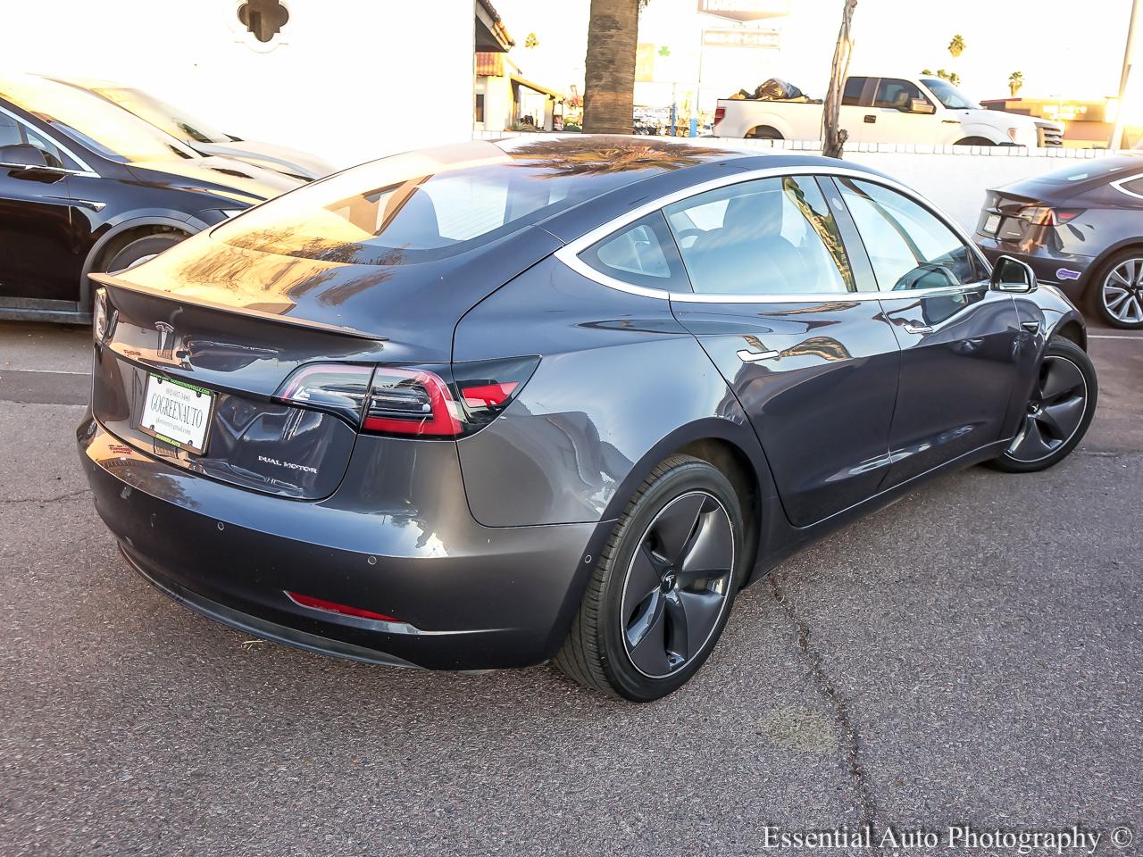 2018 Tesla Model 3 Long Range 4D Sedan AWD - Gray exterior view 7