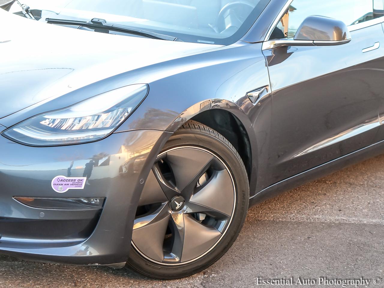 2018 Tesla Model 3 Long Range 4D Sedan AWD - Gray exterior view 3