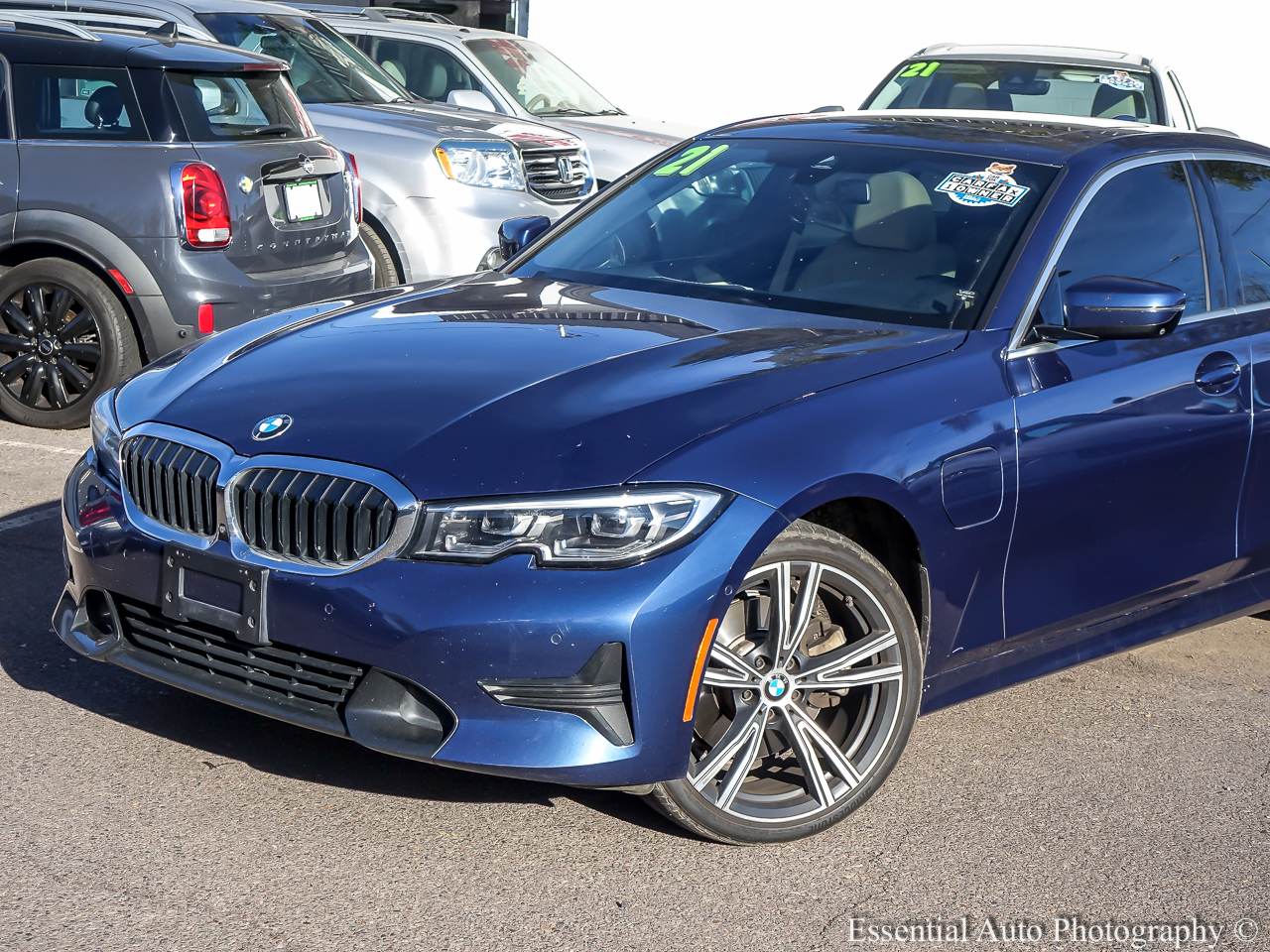 BMW 3-Series 330e 2021