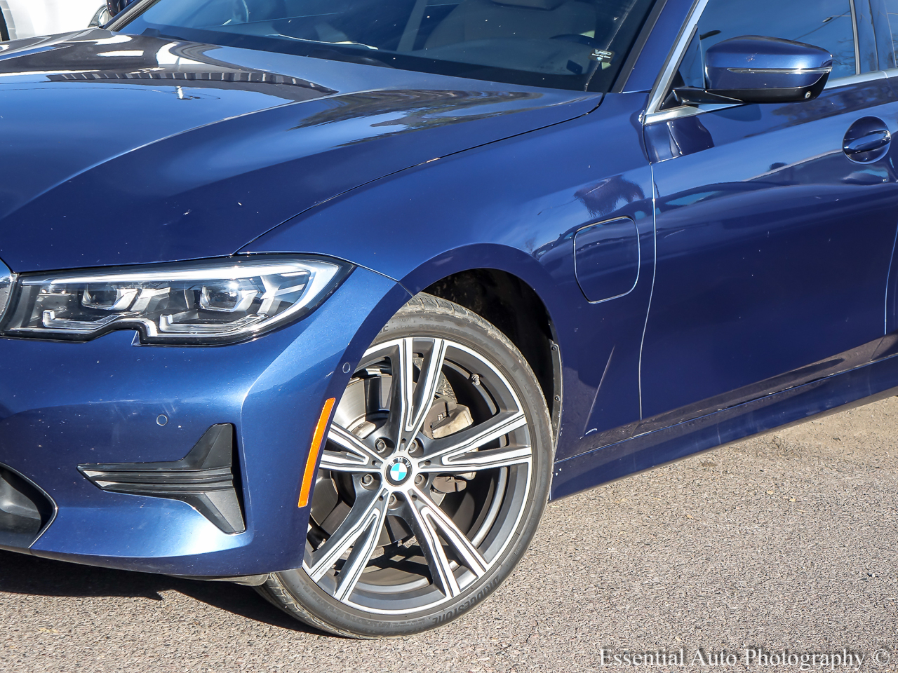 BMW 3-Series 330e 2021