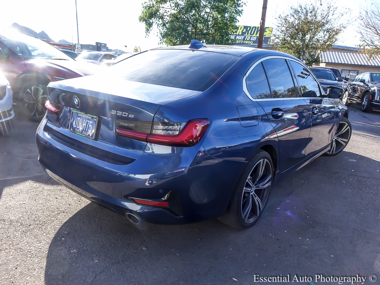 BMW 3-Series 330e 2021
