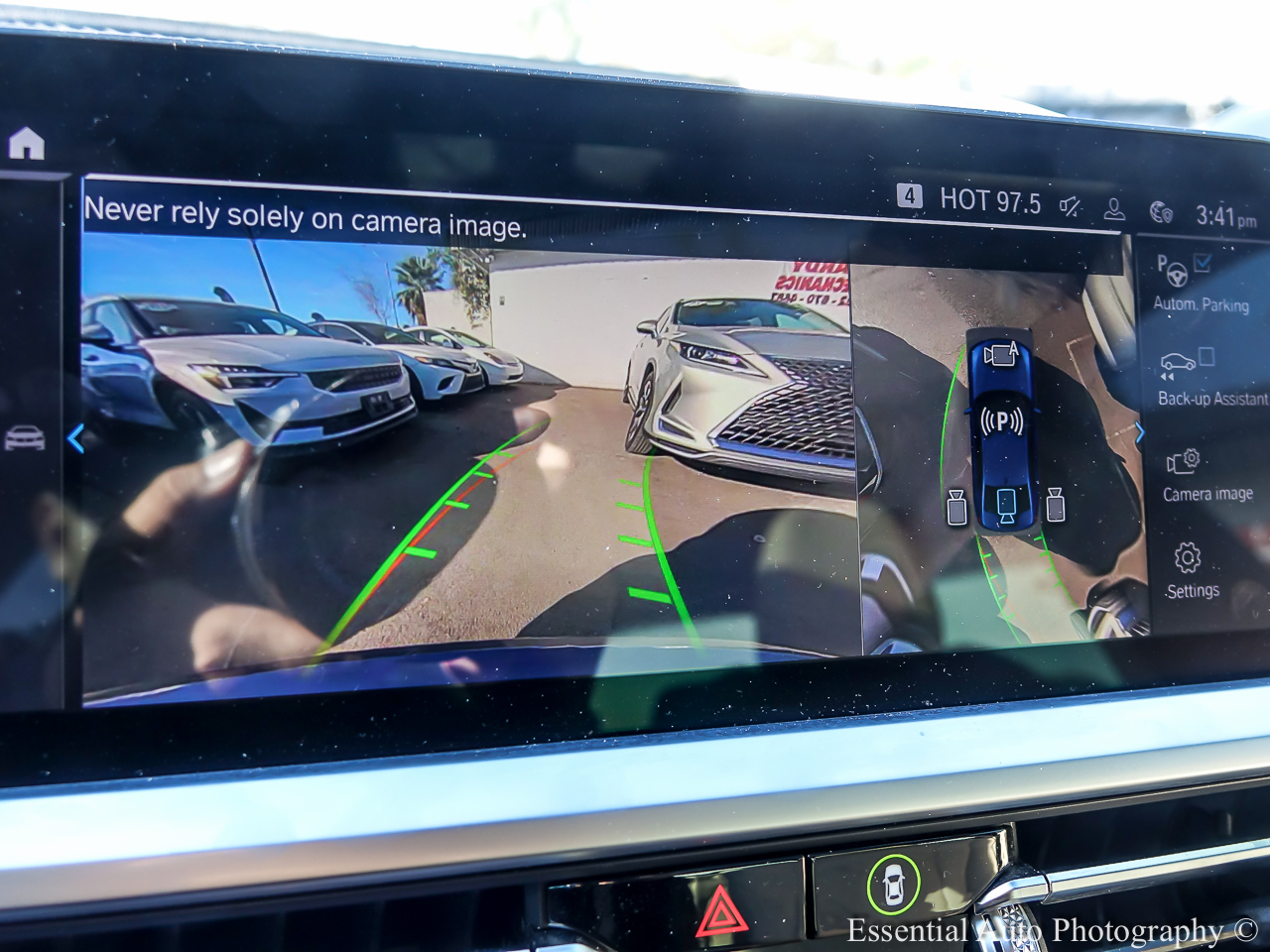 BMW 3-Series 330e 2021