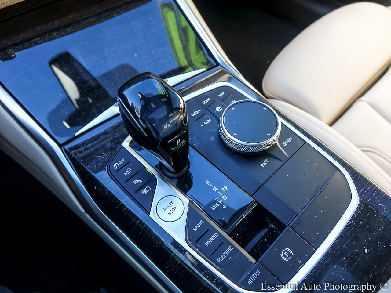 BMW 3-Series 330e 2021