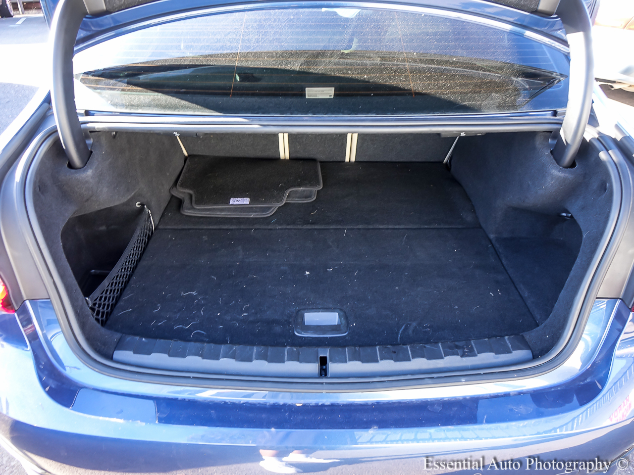 BMW 3-Series 330e 2021