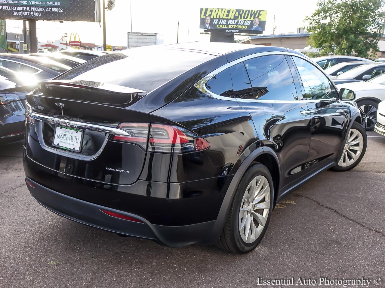 2019 Tesla Model X Long Range 4D SUV AWD - Black exterior view 6