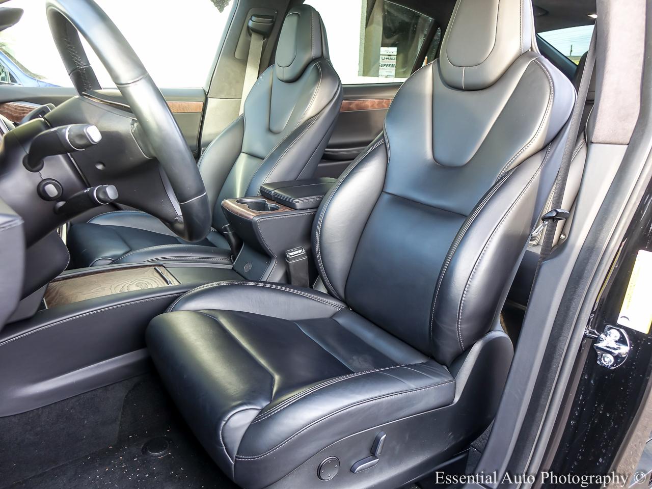 2019 Tesla Model X Long Range 4D SUV AWD - Black exterior view 7