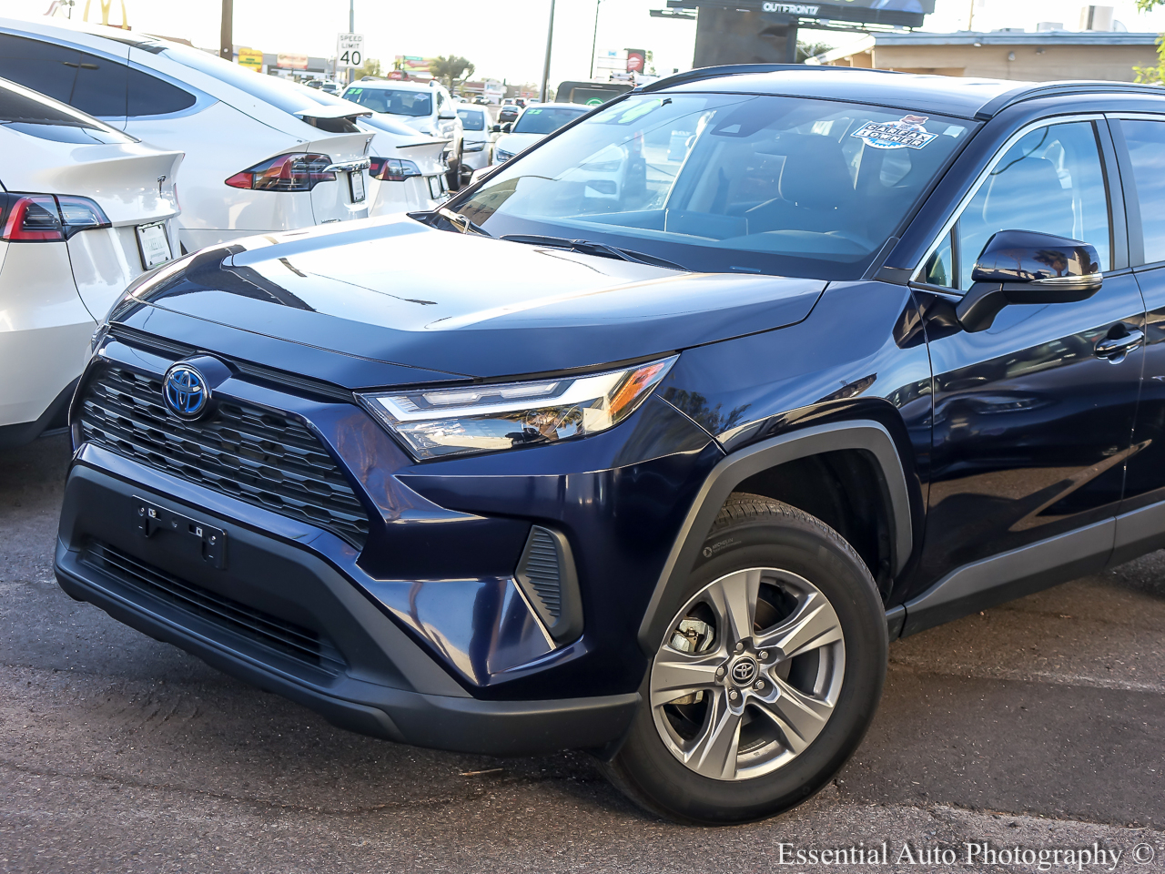 Toyota RAV4 Hybrid XLE 2024