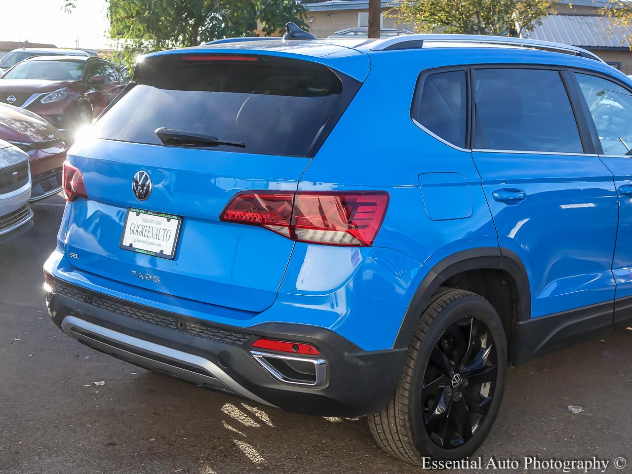 Volkswagen Taos SEL 4D SUV FWD 2022
