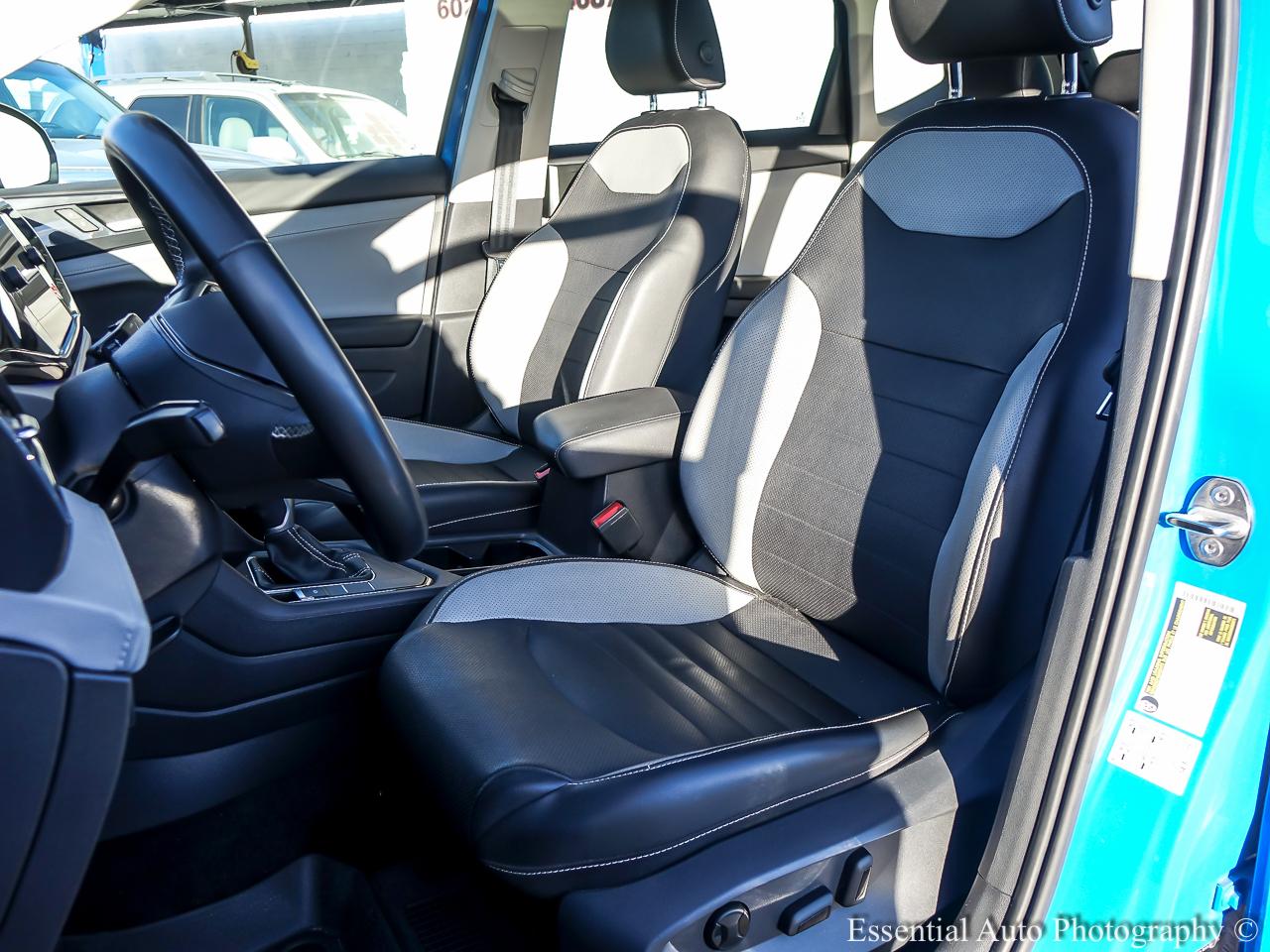 Volkswagen Taos SEL 4D SUV FWD 2022