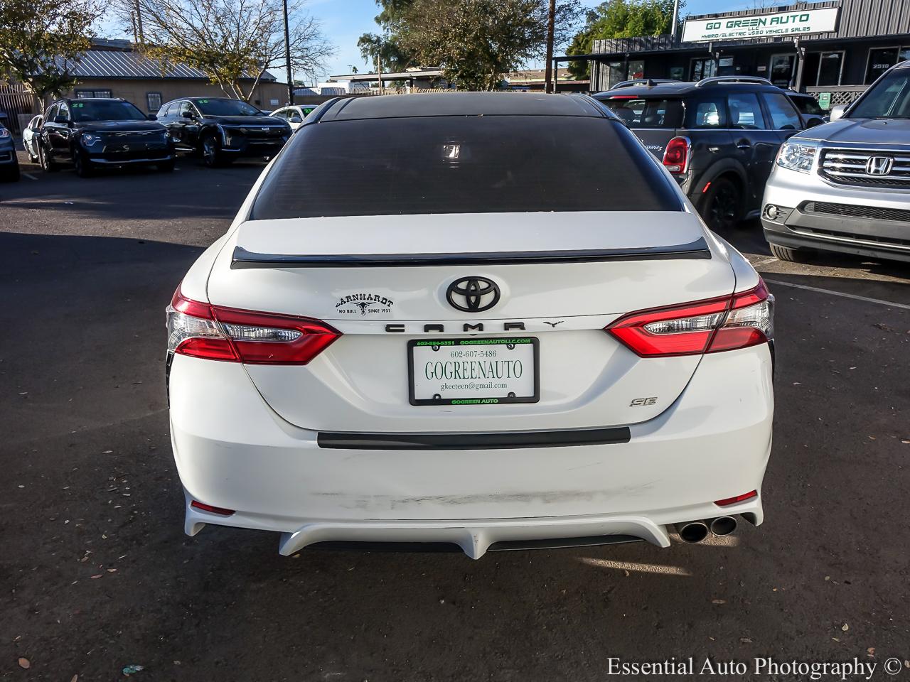 Toyota Camry Hybrid SE Nightshade CVT (Natl) 2018