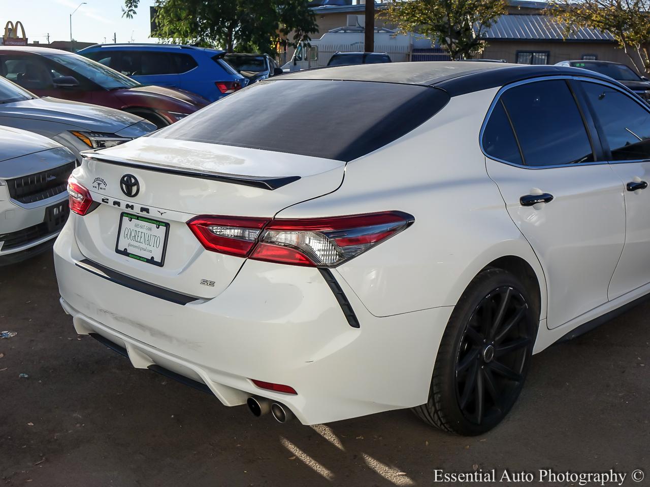 Toyota Camry Hybrid SE Nightshade CVT (Natl) 2018