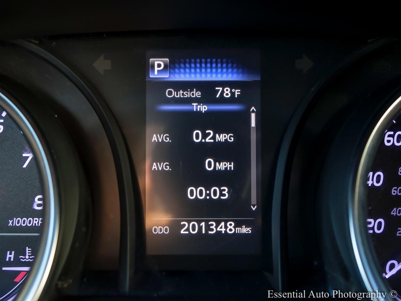 Toyota Camry Hybrid SE Nightshade CVT (Natl) 2018