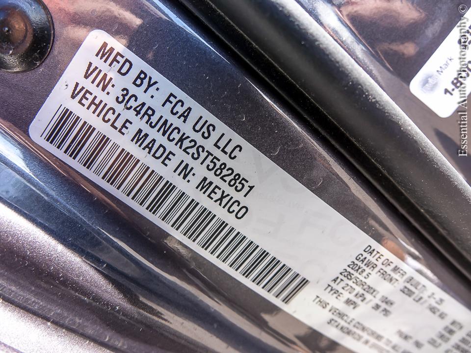 2025 Jeep Wagoneer S Limited 4D SUV 4WD - Gray exterior view 18