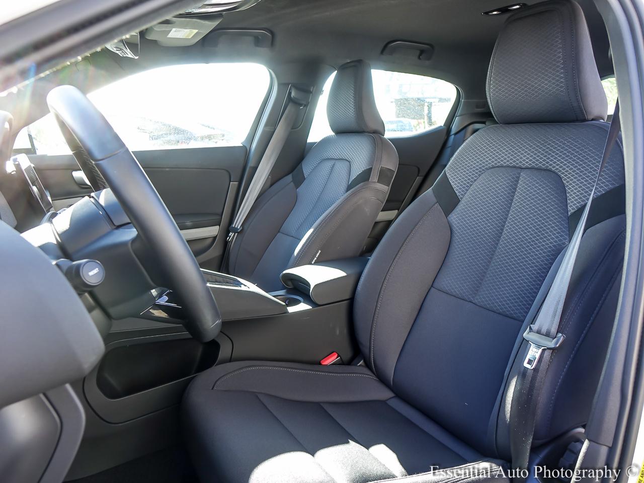 Polestar 2 Base 5D Hatchback RWD 2024