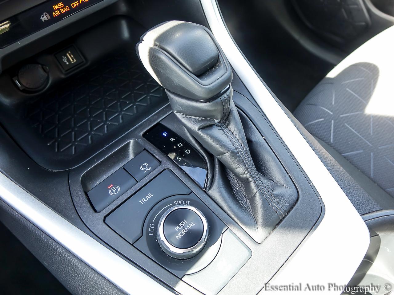 Toyota RAV4 Hybrid AWD 4dr XLE (Natl) 2024