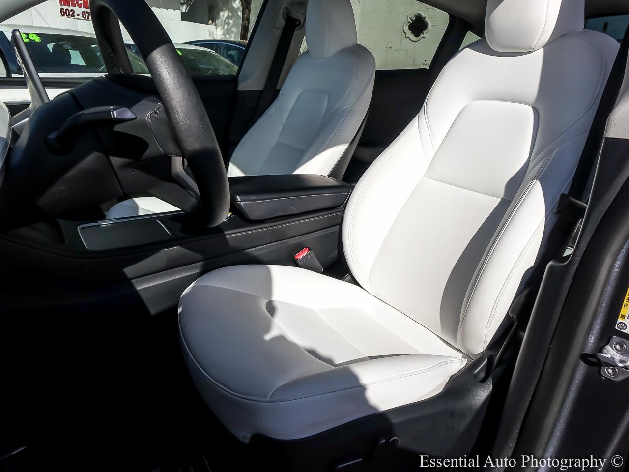 2023 Tesla Model Y Standard Range 4D SUV - Gray exterior view 8