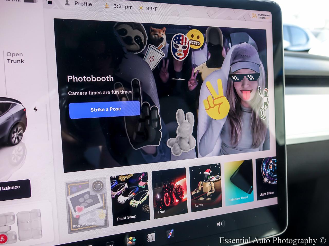 2023 Tesla Model Y Standard Range 4D SUV - Gray exterior view 15