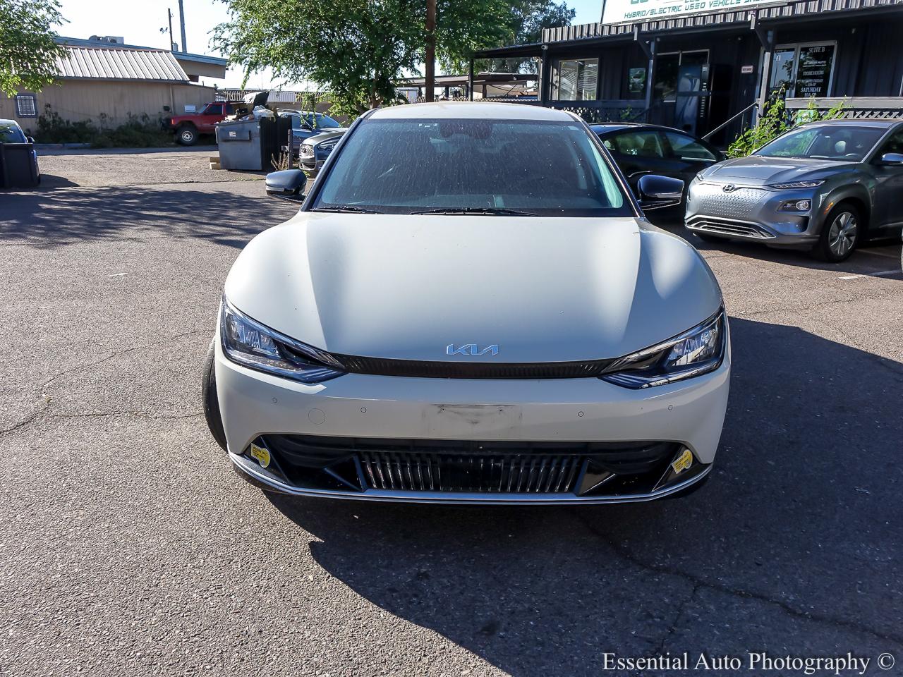 2022 Kia EV6 Wind 4D SUV RWD - White exterior view 4