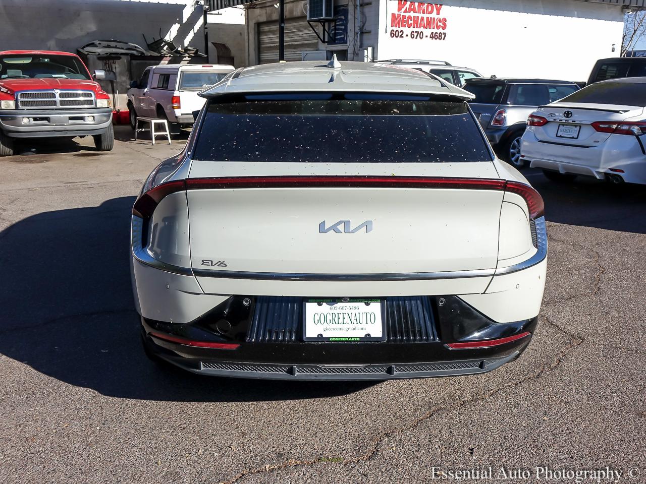 2022 Kia EV6 Wind 4D SUV RWD - White exterior view 5