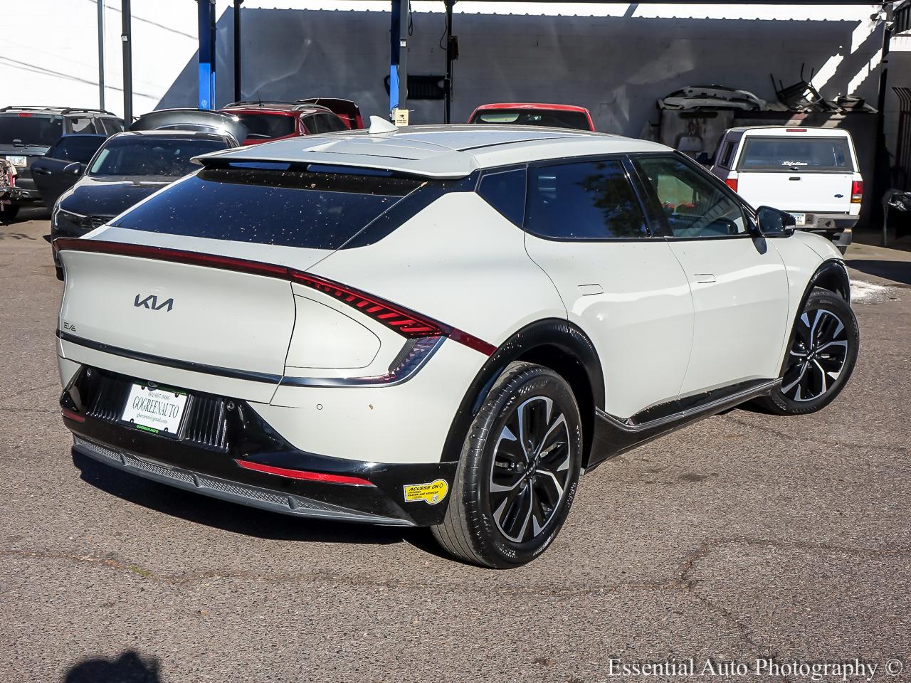 2022 Kia EV6 Wind 4D SUV RWD - White exterior view 7