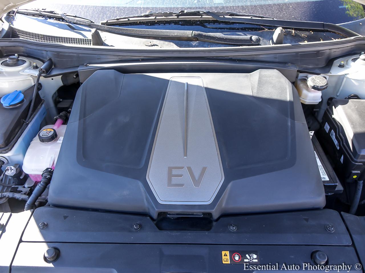 2022 Kia EV6 Wind 4D SUV RWD - White exterior view 17