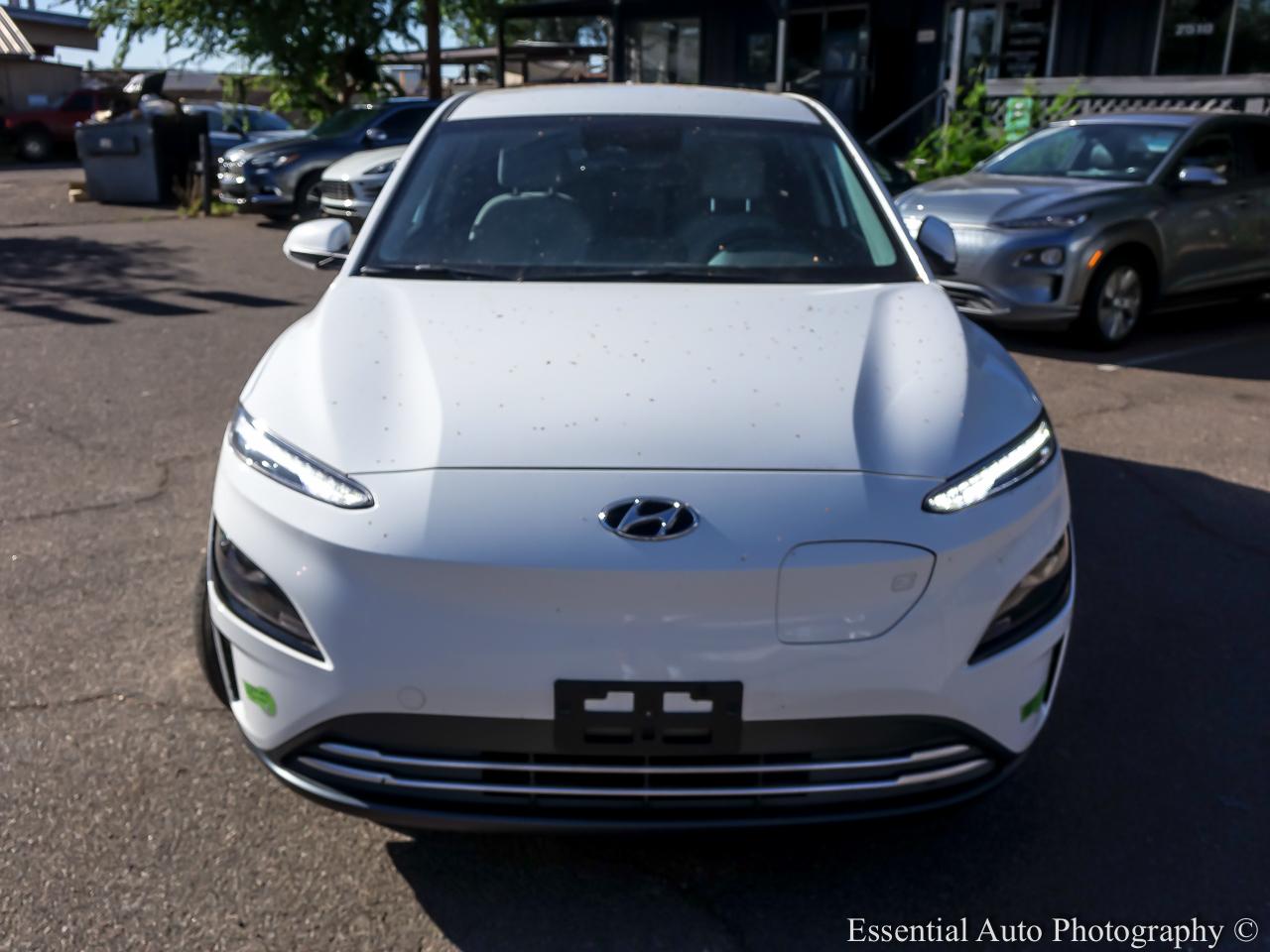 2023 Hyundai Kona EV SE 4D SUV FWD - White exterior view 4