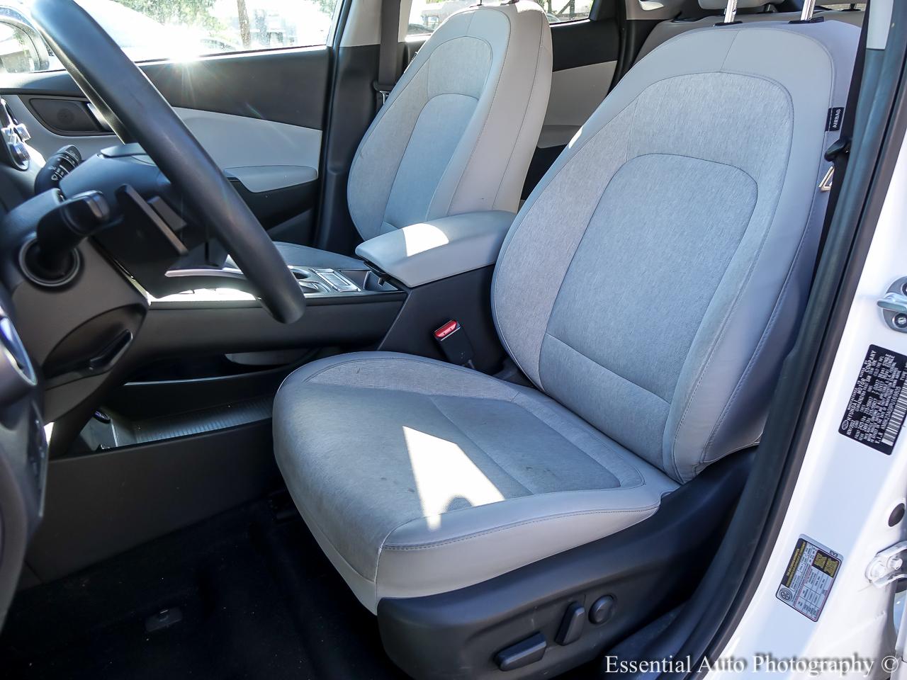 2023 Hyundai Kona EV SE 4D SUV FWD - White exterior view 6