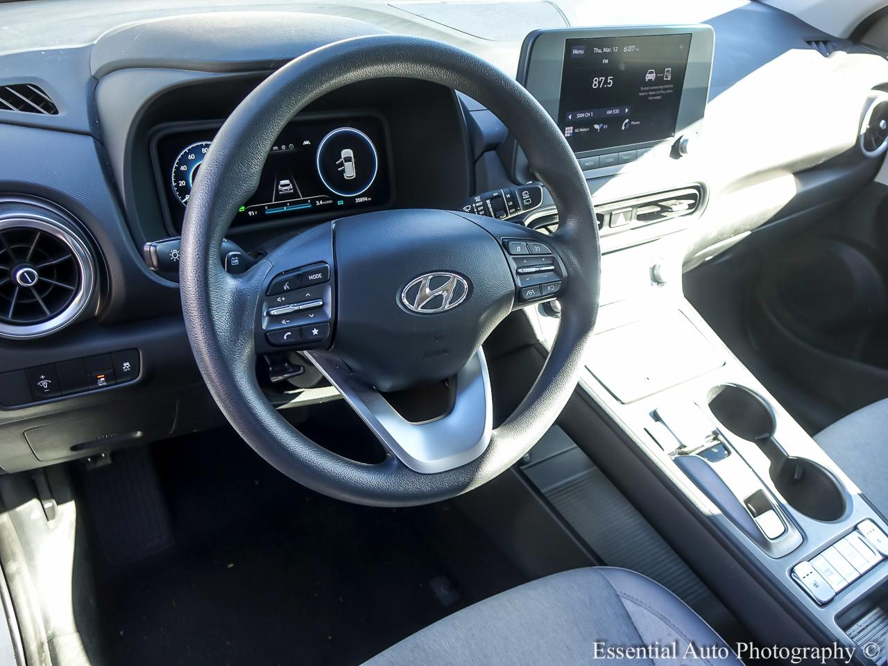 2023 Hyundai Kona EV SE 4D SUV FWD - White exterior view 7