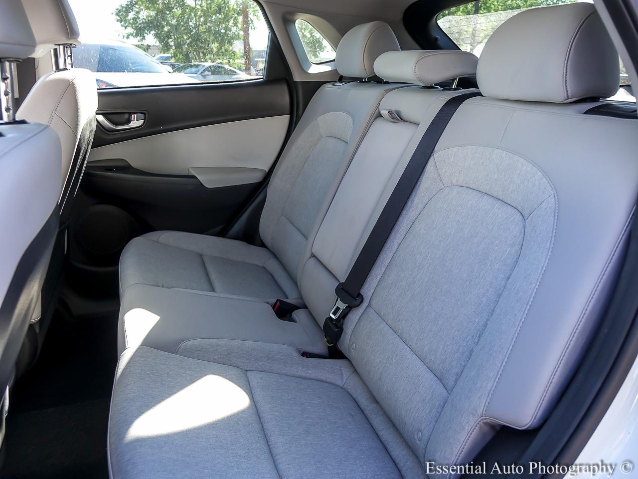 2023 Hyundai Kona EV SE 4D SUV FWD - White exterior view 8