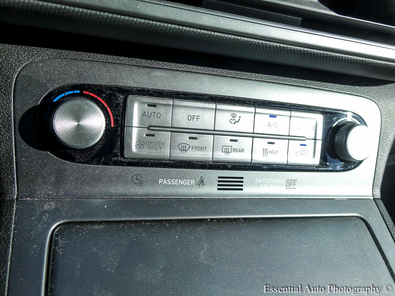 2023 Hyundai Kona EV SE 4D SUV FWD - White exterior view 13