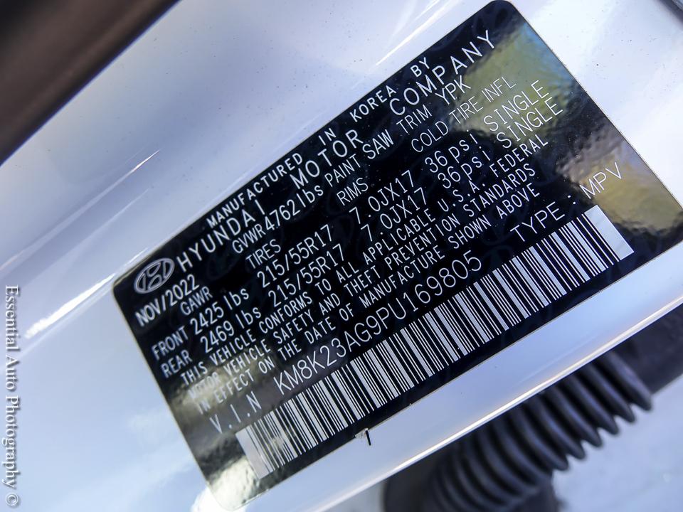 2023 Hyundai Kona EV SE 4D SUV FWD - White exterior view 17