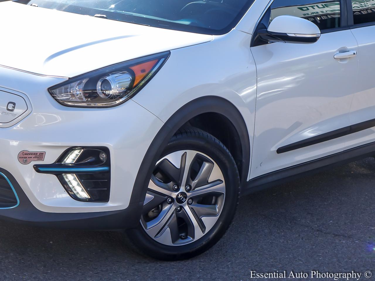 2019 Kia Niro EV EX 4D SUV - White exterior view 3