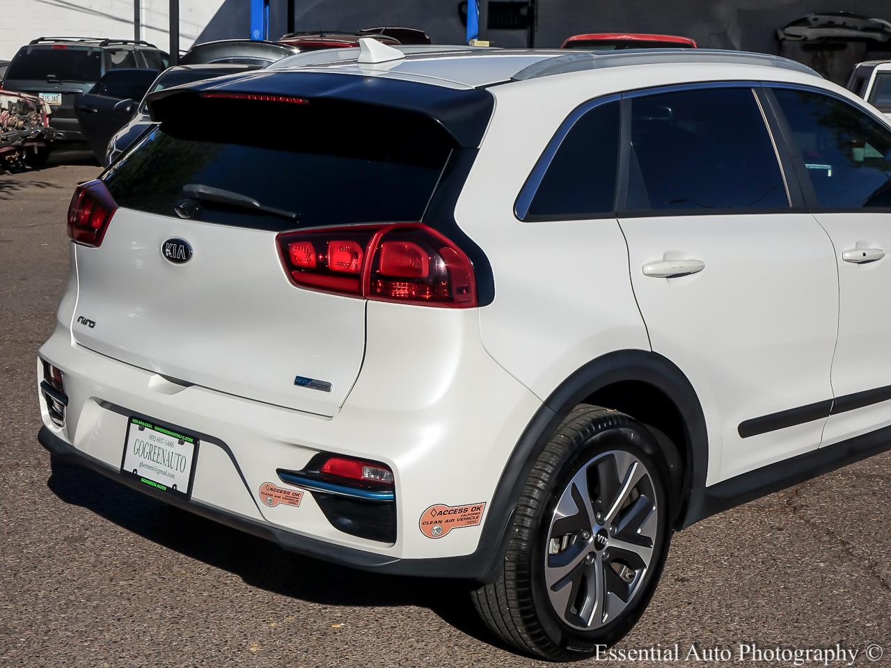 2019 Kia Niro EV EX 4D SUV - White exterior view 6