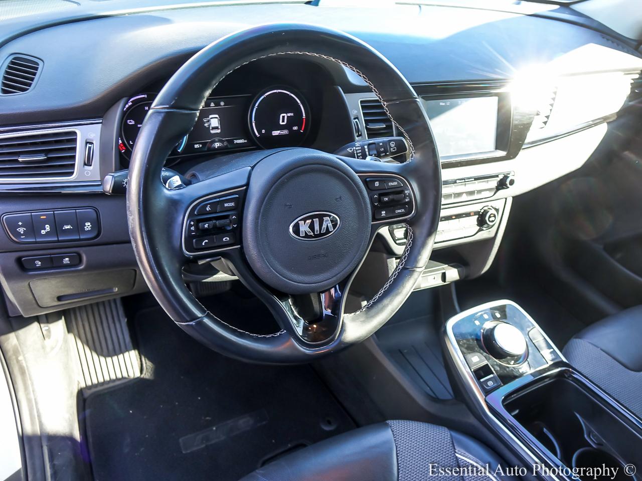 2019 Kia Niro EV EX 4D SUV - White exterior view 9