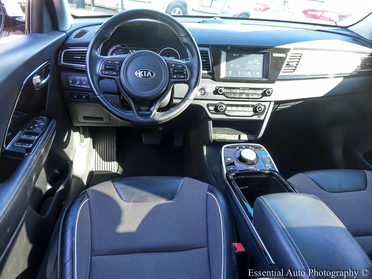 2019 Kia Niro EV EX 4D SUV - White exterior view 11