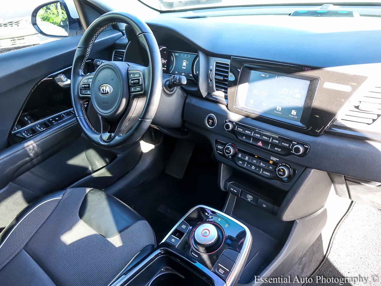 2019 Kia Niro EV EX 4D SUV - White exterior view 18