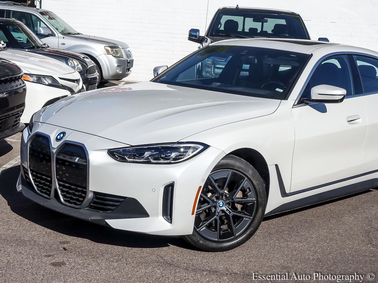 2024 BMW i4 xDrive40 4D Gran Coupe - White exterior view 2