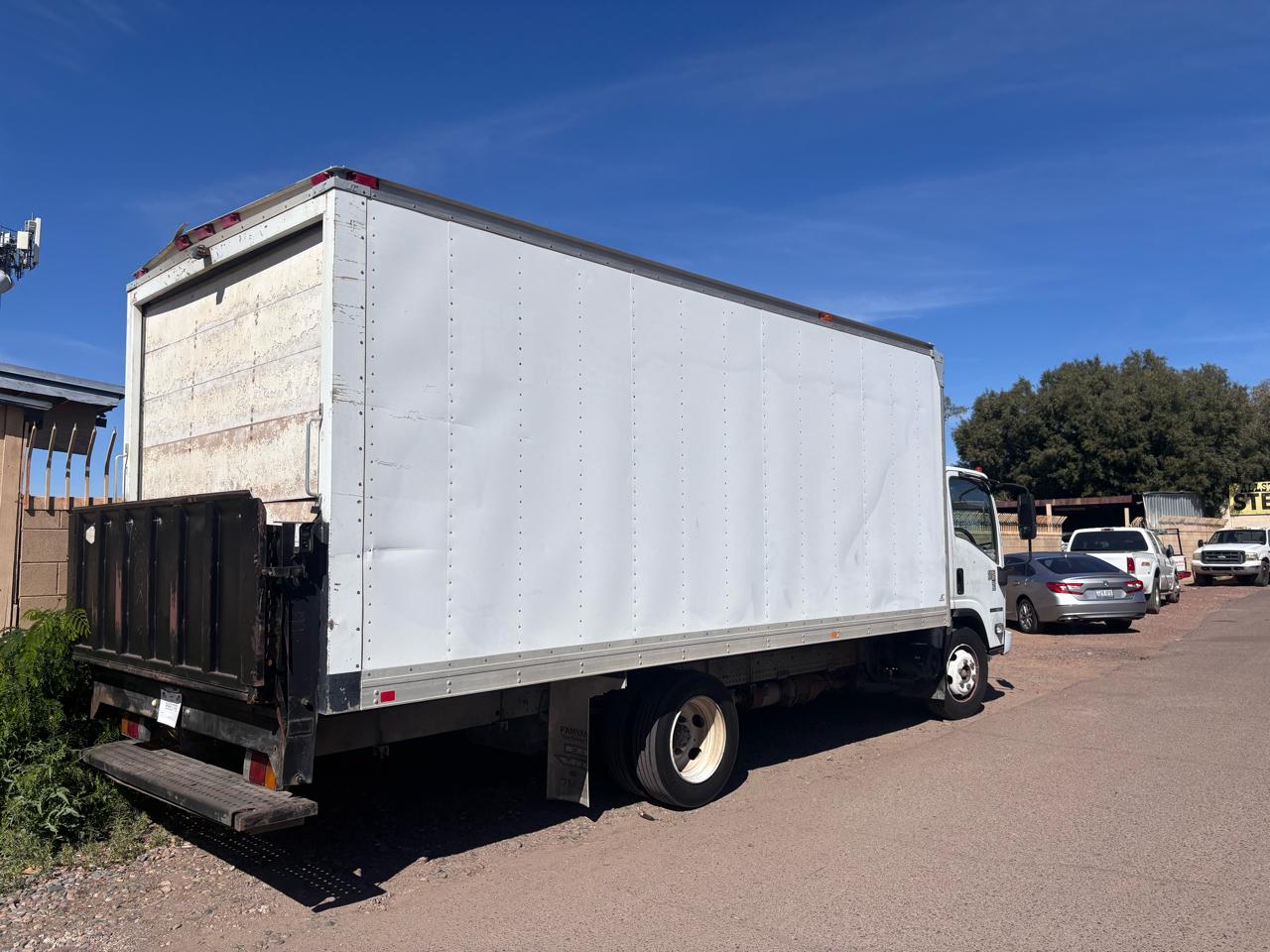Isuzu NQR DSL REG AT 200" WB WHITE CAB IBT AIR PWL 2010