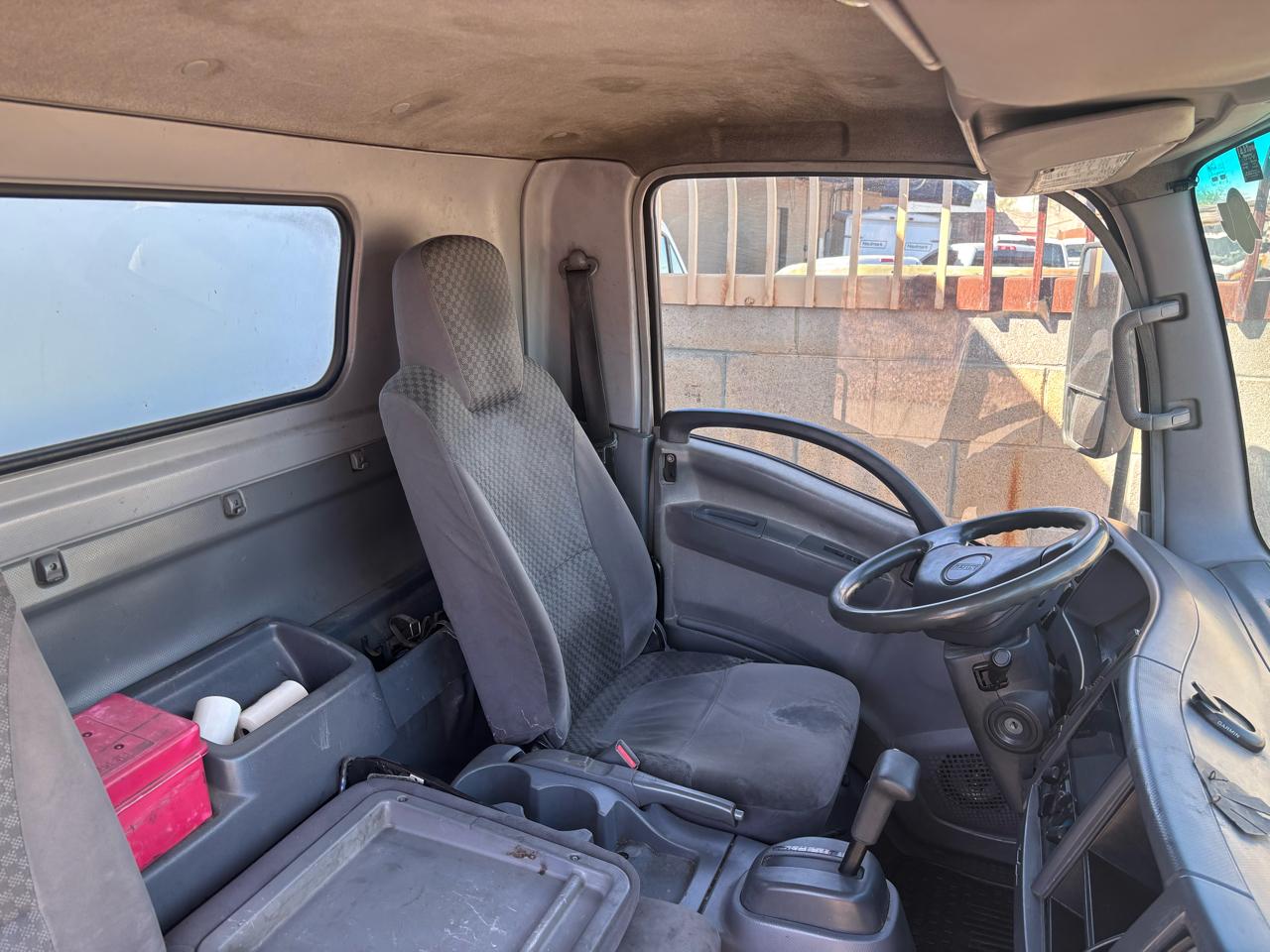 Isuzu NQR DSL REG AT 200" WB WHITE CAB IBT AIR PWL 2010