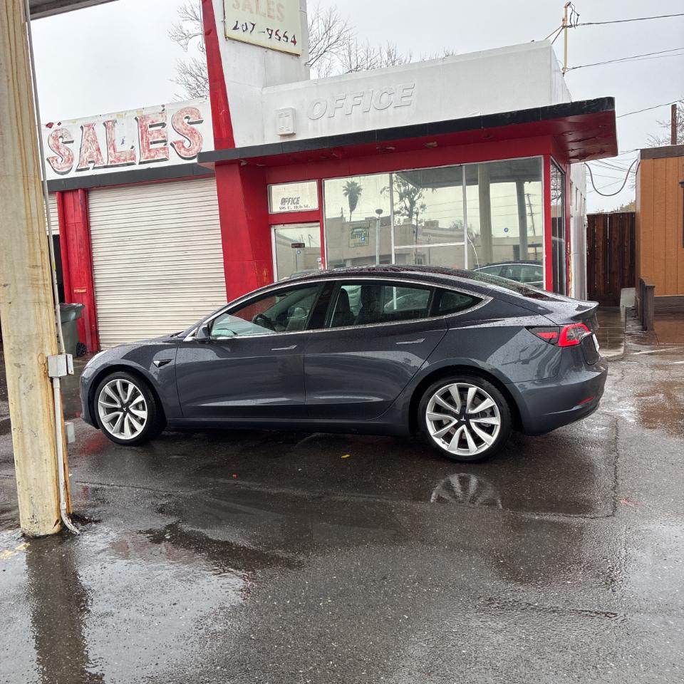 Tesla Model 3 Long Range 4D Sedan RWD 2018