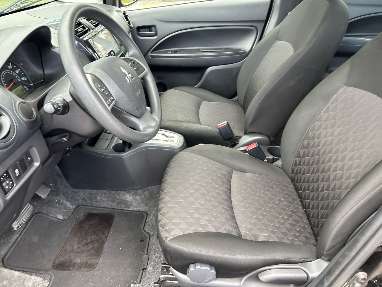 Mitsubishi Mirage ES CVT 2024