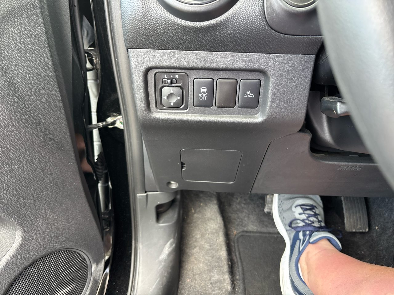 Mitsubishi Mirage ES CVT 2024