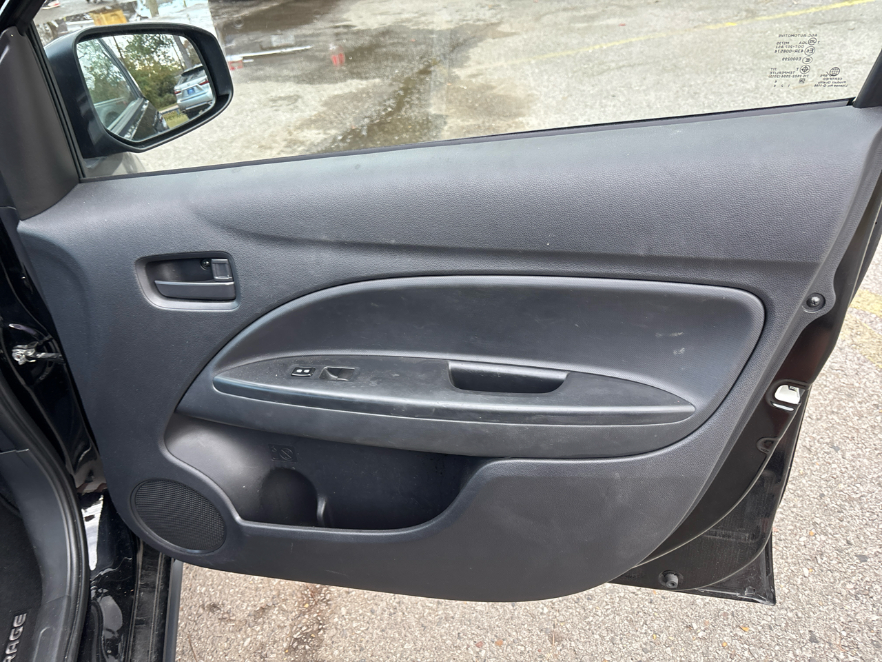 Mitsubishi Mirage ES CVT 2024