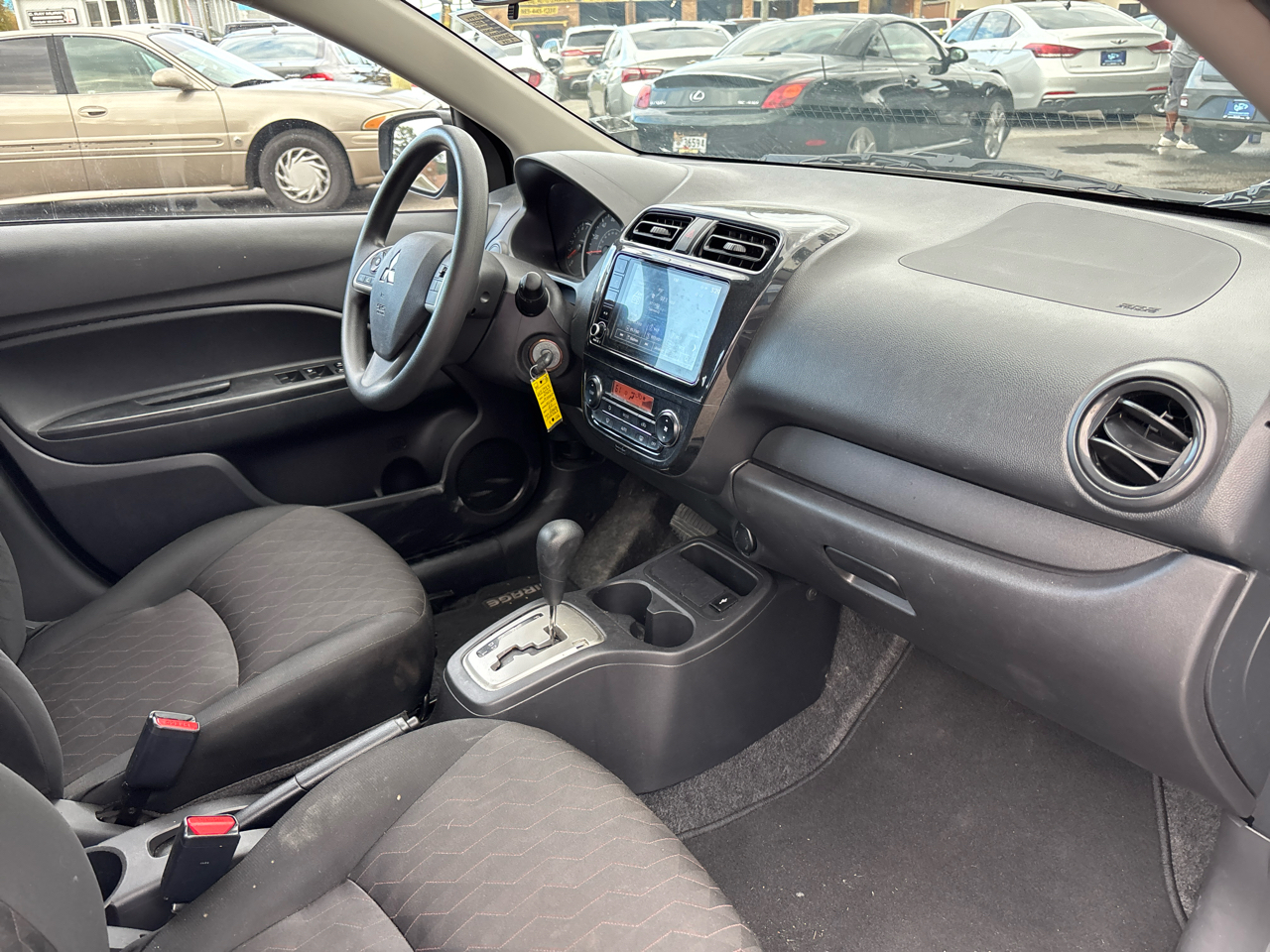 Mitsubishi Mirage ES CVT 2024