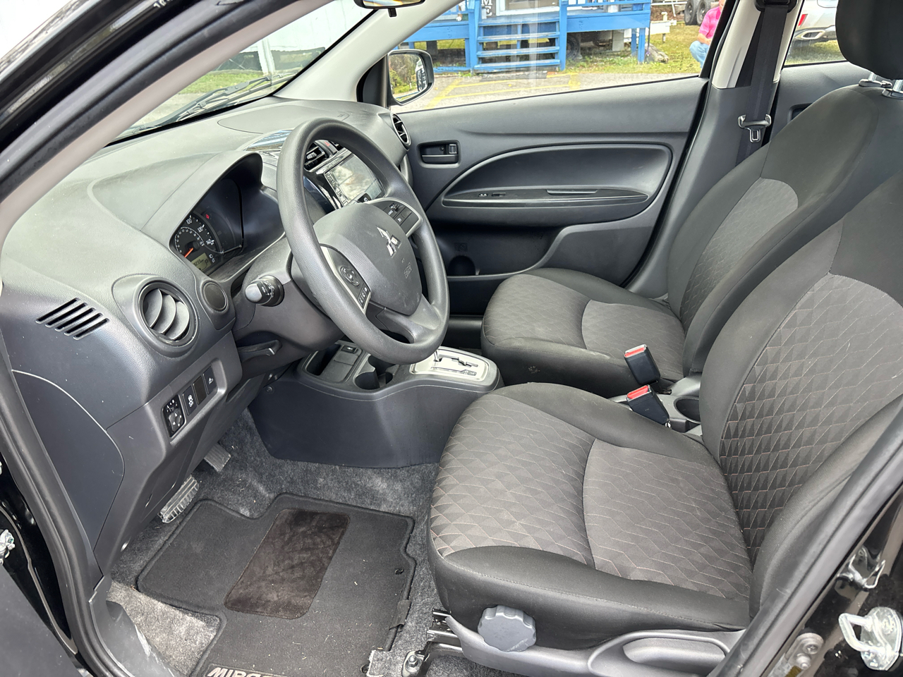 Mitsubishi Mirage ES CVT 2024