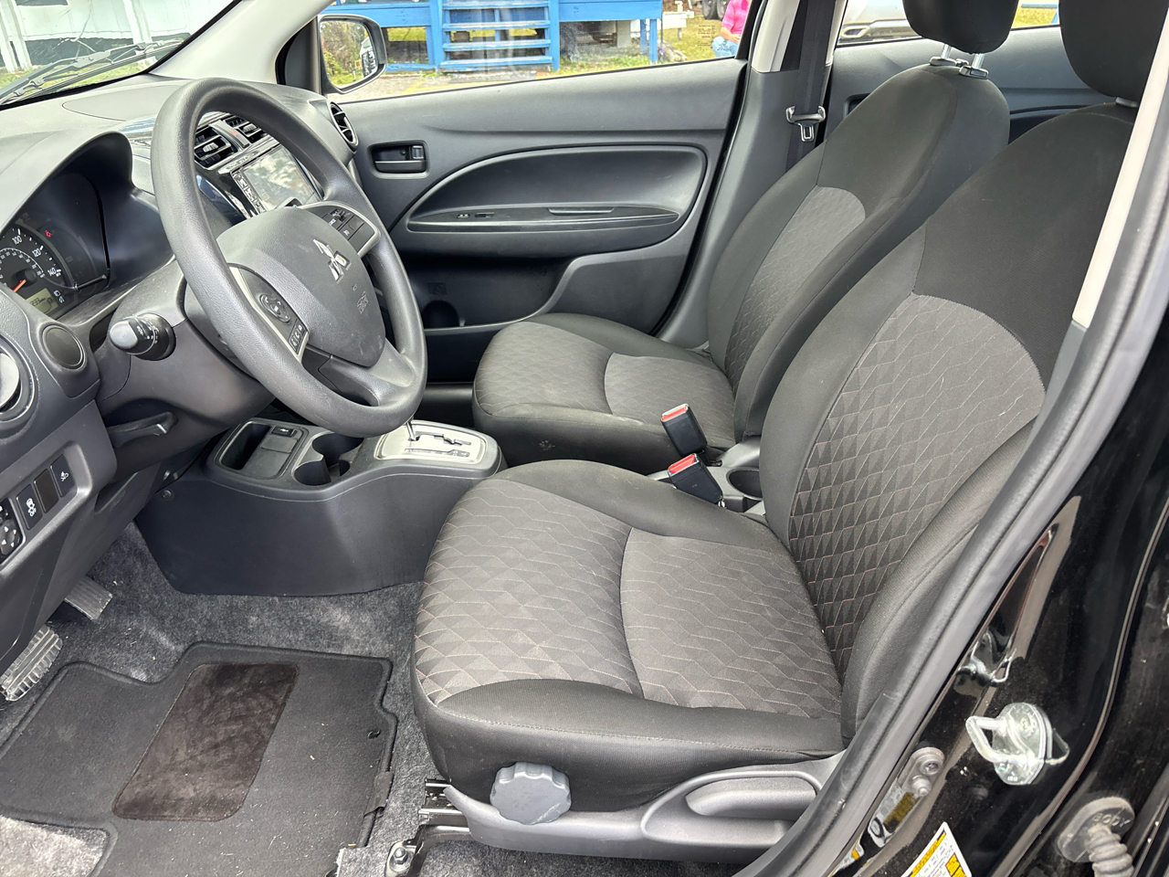 Mitsubishi Mirage ES CVT 2024