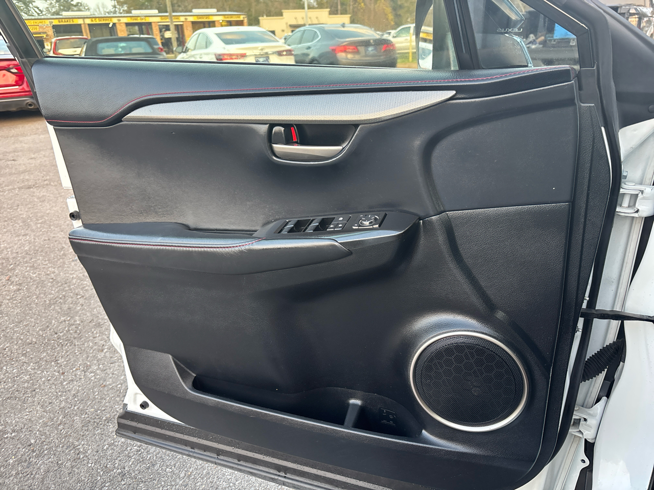 Lexus NX 200t FWD 2017