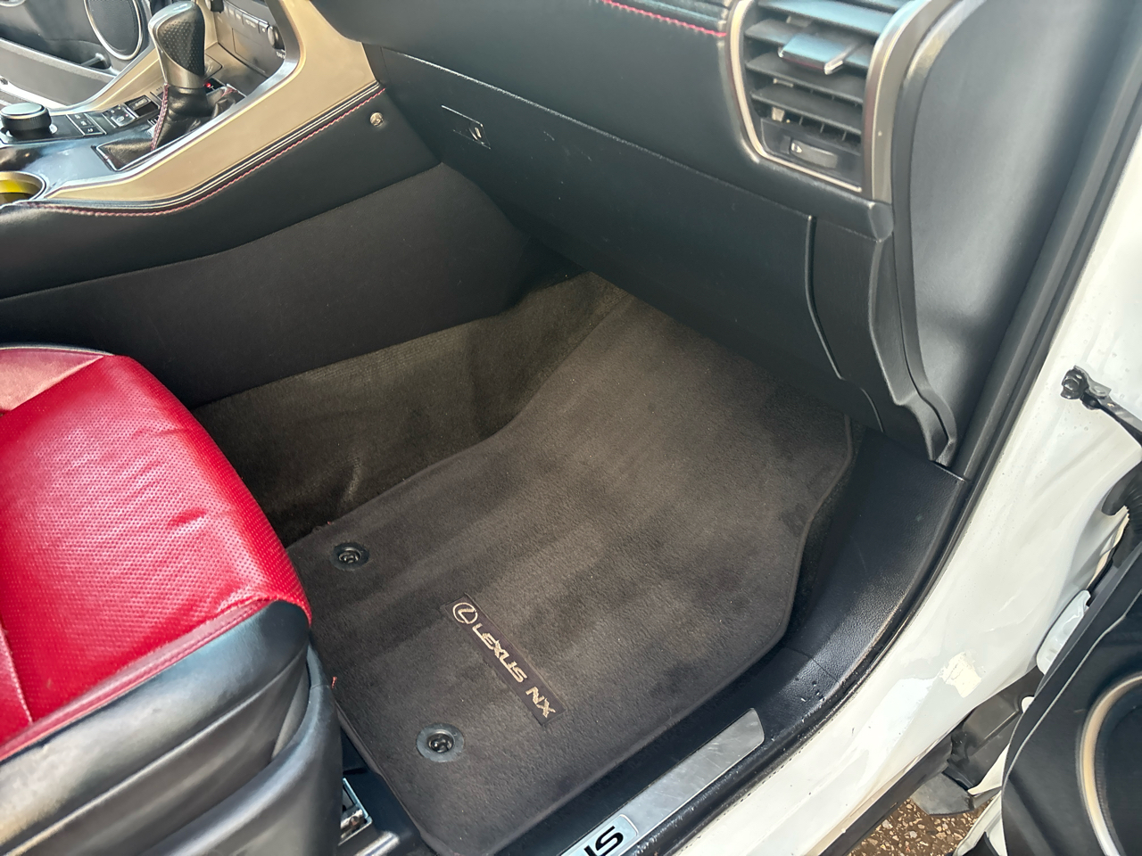 Lexus NX 200t FWD 2017